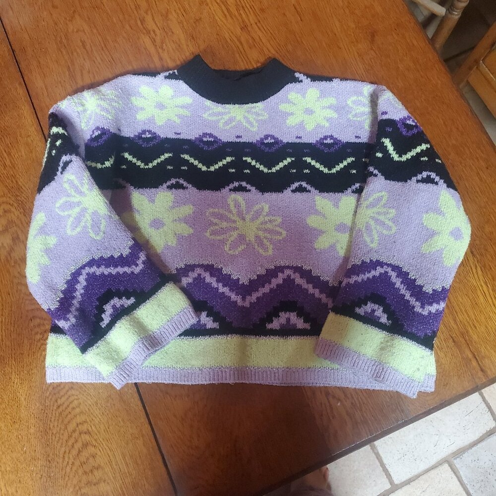 Girls justice sweater in great shape!